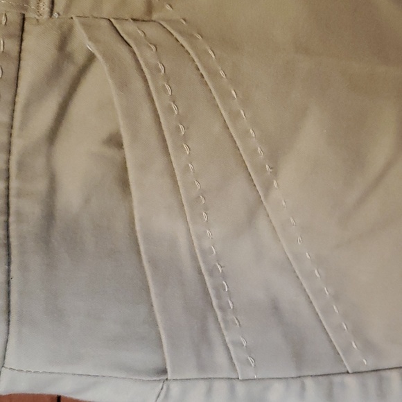 Tribal womens sz 10 Bermuda length shorts, great material, tan - Picture 3 of 14